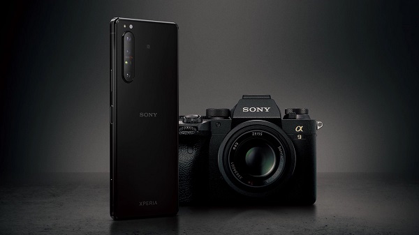 sony-announces-the-availability-of-the-new-flagship-xperia-1-ii-that-brings-mirrorless-camera-tech-to-a-smartphone-exibart-street-photography-00-enternews-1627297175