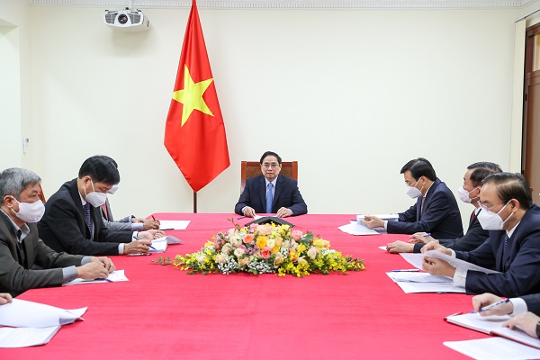 Thủ tướng Phạm Minh Chính điện đàm với Thủ tướng Trung Quốc, thúc đẩy quan hệ toàn diện, giải quyết vấn đề ách tắc hàng hóa tại cửa khẩu