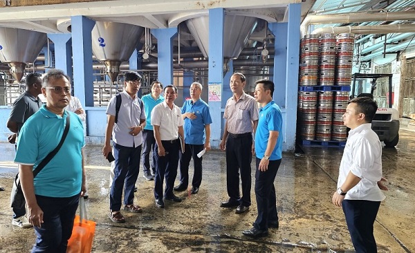 Công đoàn thực phẩm đồ uống Singapore thăm, làm việc với Công đoàn Công ty CP Bia Hà Nội – Kim Bài