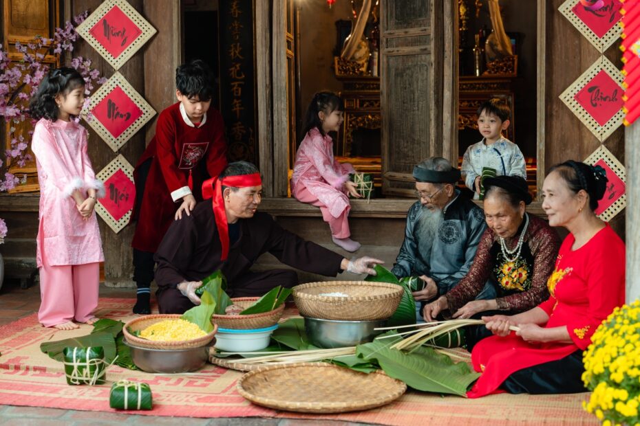 Làng nghề bánh chưng Hùng Lô tất bật những ngày cận Tết