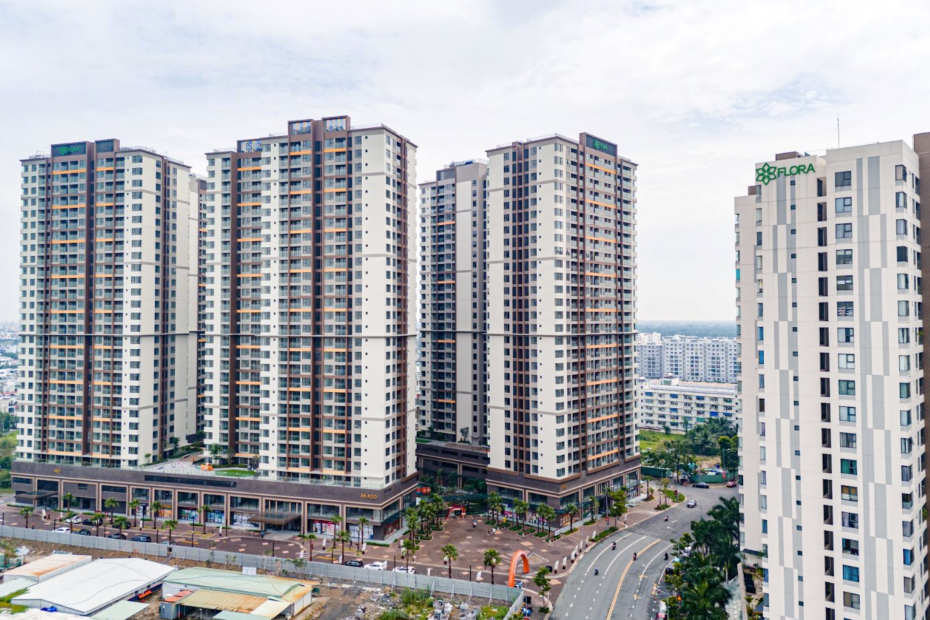 Doanh nghiệp địa ốc xoay trục dòng vốn