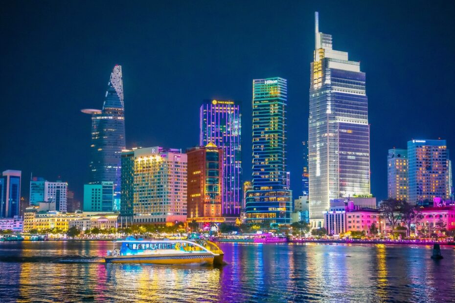 Đề xuất một định vị mới cho Thành phố Hồ Chí Minh