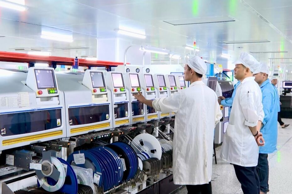 Doanh nghiệp vừa phục hồi vừa chịu áp lực