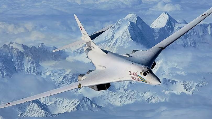“Thiên nga trắng” Tu-160 của Nga có phải oanh tạc cơ mạnh nhất thế giới?