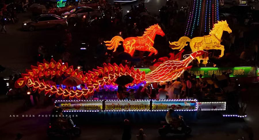 Từ những chiếc đèn trong ngõ nhỏ đến mùa Trung thu rực rỡ của Thành Tuyên