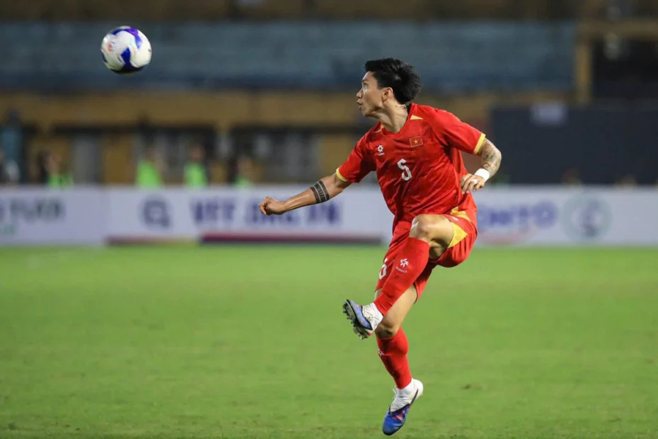 Vì sao Đoàn Văn Hậu bị gạch tên ở tuyển Việt Nam dù vừa vô địch AFF Cup 2026?